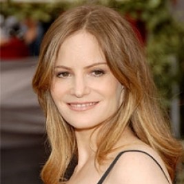 Jennifer Jason Leigh